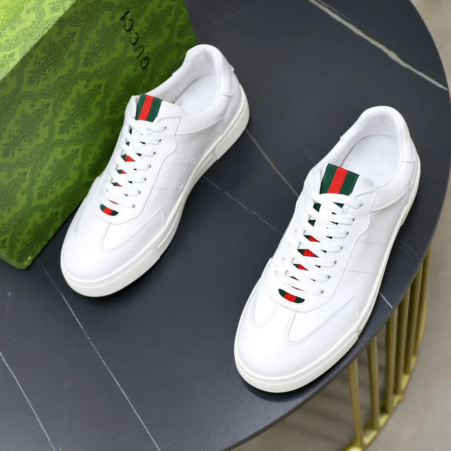 Ex-factory price: 400💰🙅‍♂️🙅‍♂️🙅‍♂️ Brand: Gucci GUCCi Standard code: 38-44 (45 customized) Grade: Same as the official website Material: Original leather splicing Comfortable and breathable sheepskin lining Original wear-resistant outsole Style category: Men's fashionable casual shoes Running sneakers Distinguished luxury brand elements Top luxury Color: actual picture color